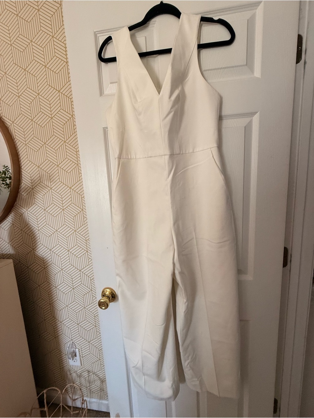 Club Monaco White Sleeveless V-Neck Jumpsuit